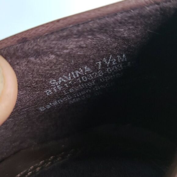 BareTraps "Savina" round toe button short heels - Picture 4 of 11